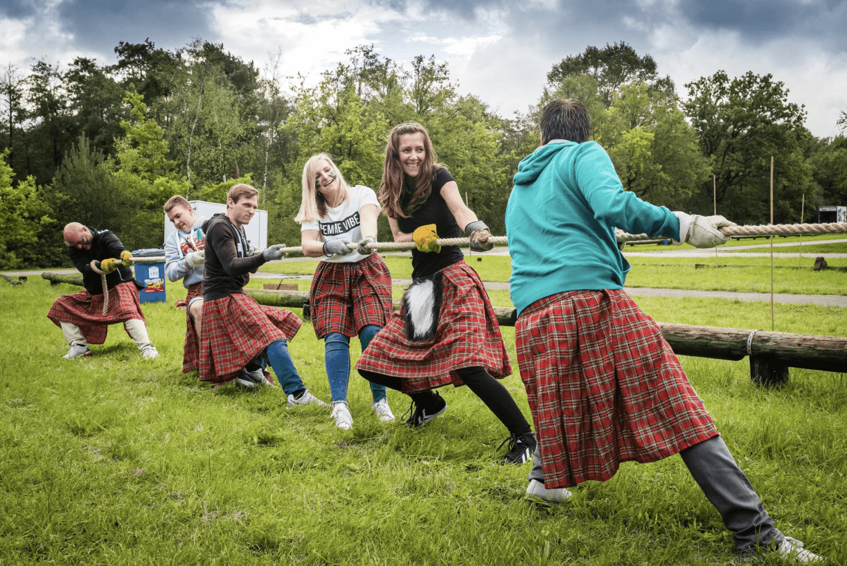 teambuilding touwtrekken