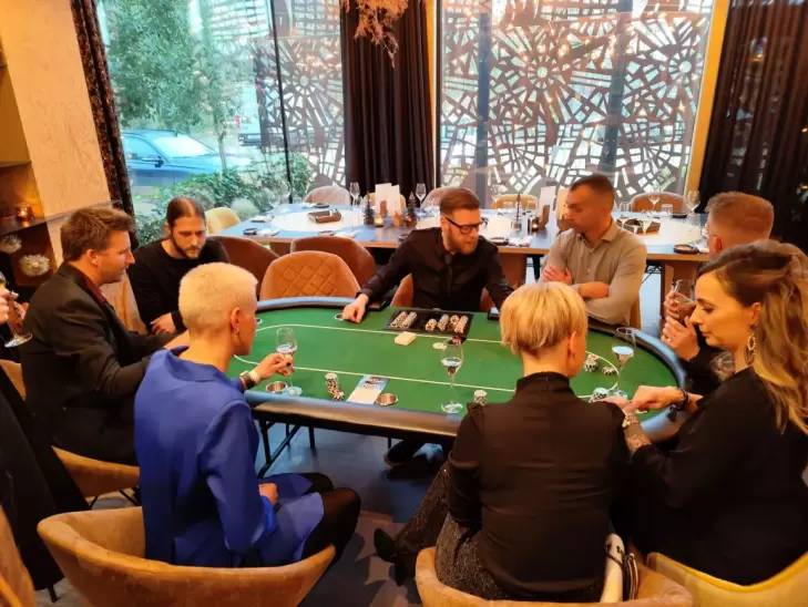 casino games poker 2 teambuilding   locat events